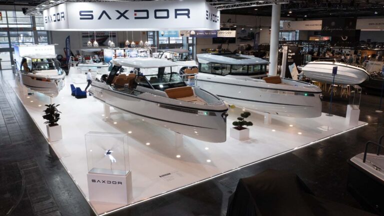 Saxdor in boot Dusseldorf