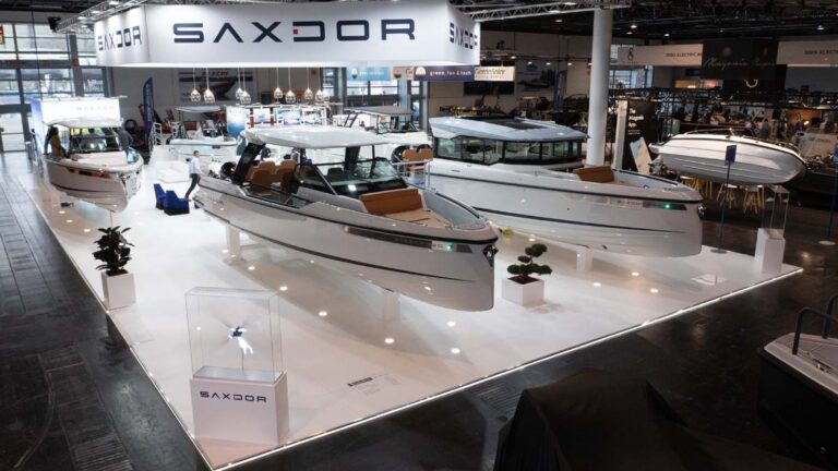 Saxdor in boot Dusseldorf Saxdor in boot Dusseldorf